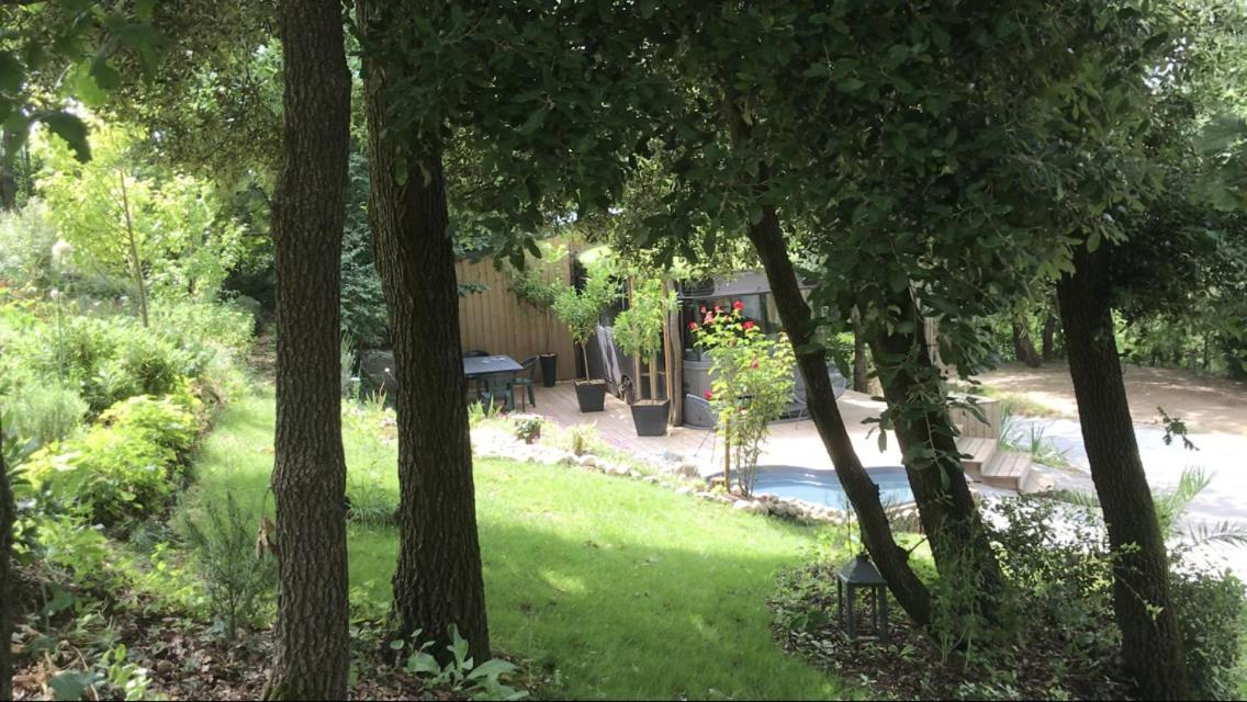 Bus Atypique Au Bord Du Canal Du Midi Et Au Coeur D'Une Foret 2 Chambres Villepinte  Exteriör bild